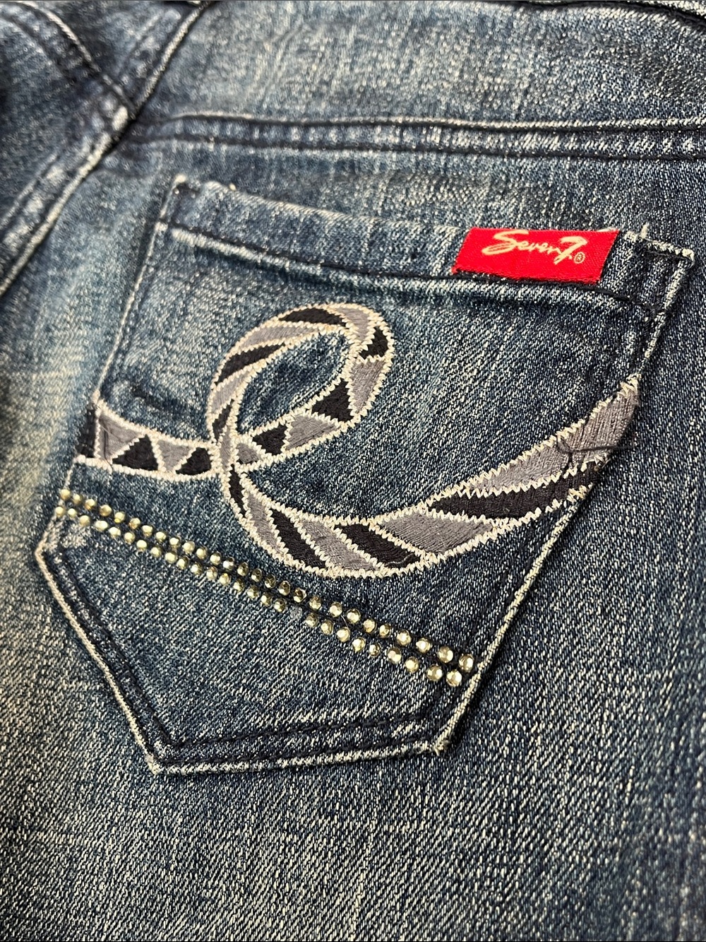Y2K Seven7 Women's Bootcut Jeans Embellished Pocket Rhinestones Silver Size 2